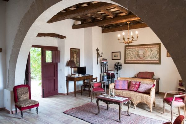 Soggiorno, ecco perché lo stile country è una scelta azzeccata